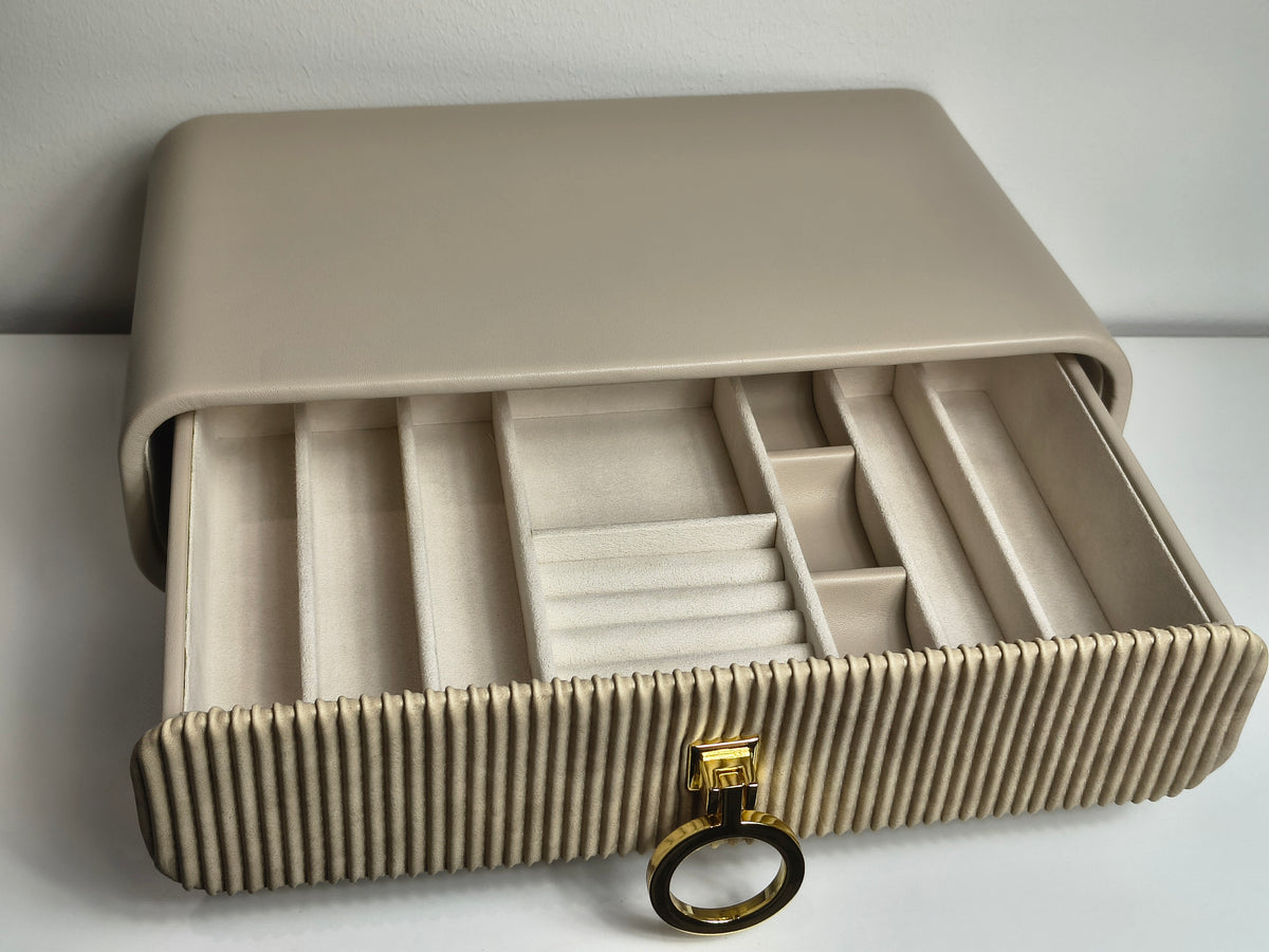 Jewelry case black Jewelry box